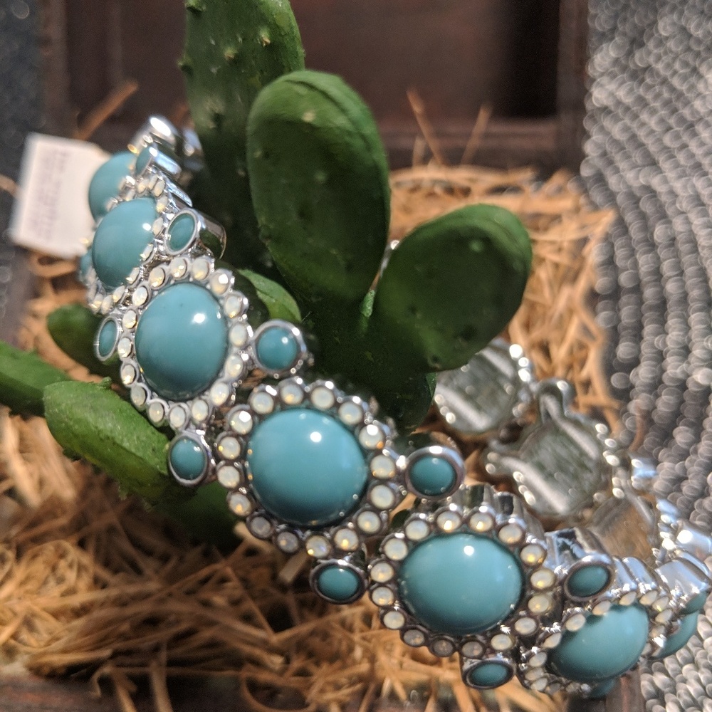 🆕🎁 Lia Sophia Teal & Crystal Stretch Bracelet
